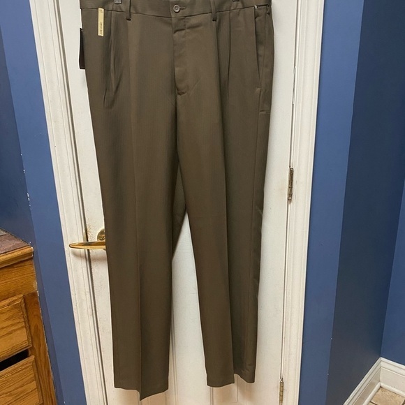 Men's Haggar Iron Free Premium
 Classic-Fit Flat Front textured stripe size 38 - Picture 1 of 7